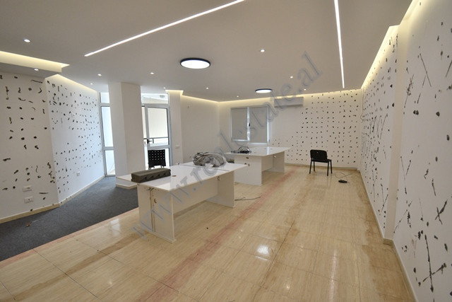 Appartamento con due camere da letto in vendita in via elbasani a Tirana, albania